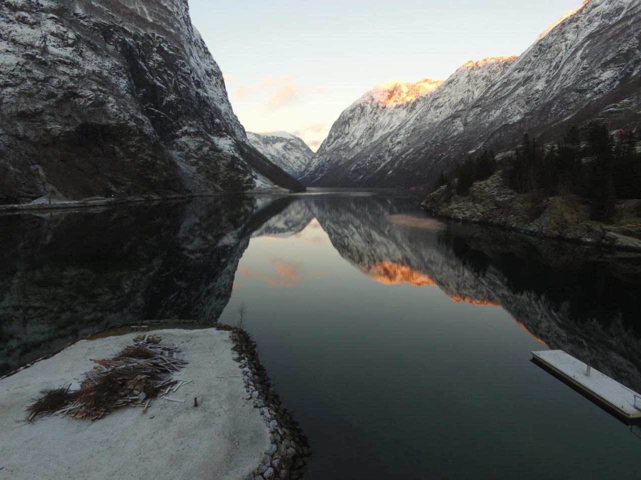 Gudvangen Budget Hotel Exteriör bild