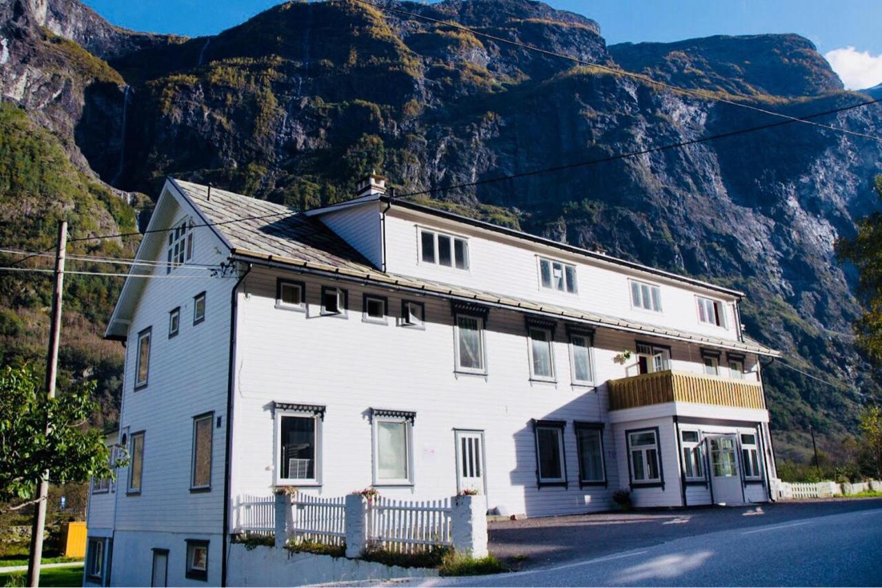 Gudvangen Budget Hotel Exteriör bild